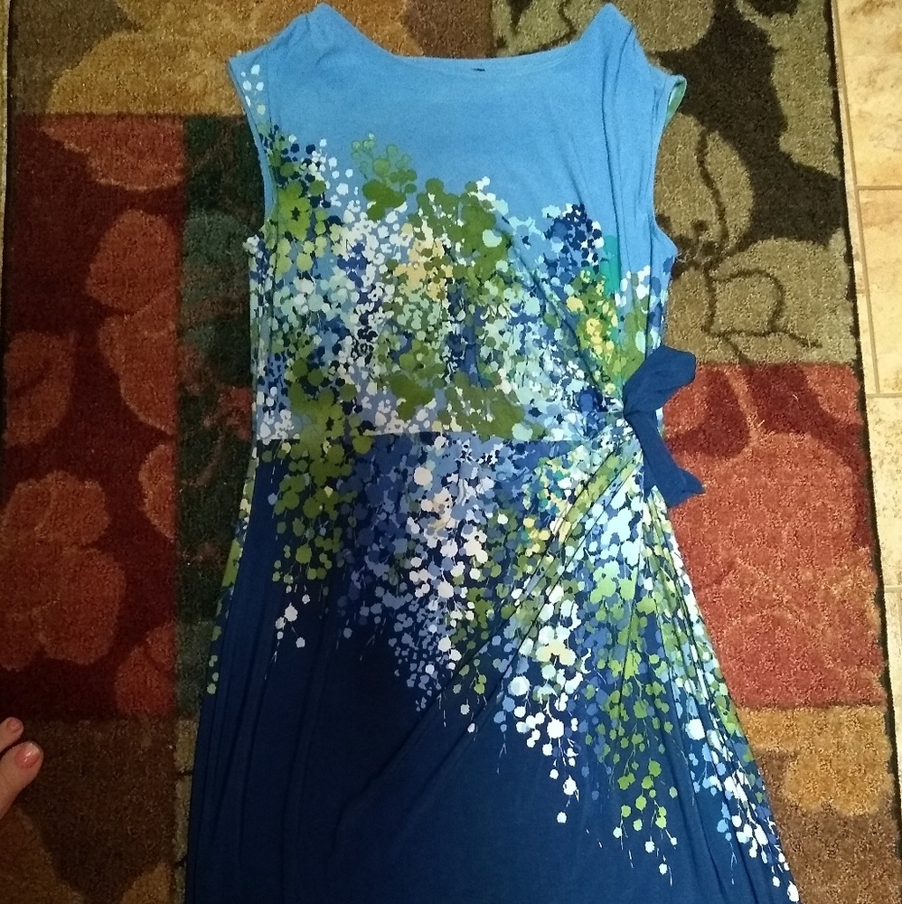 Sleevless wrap dress